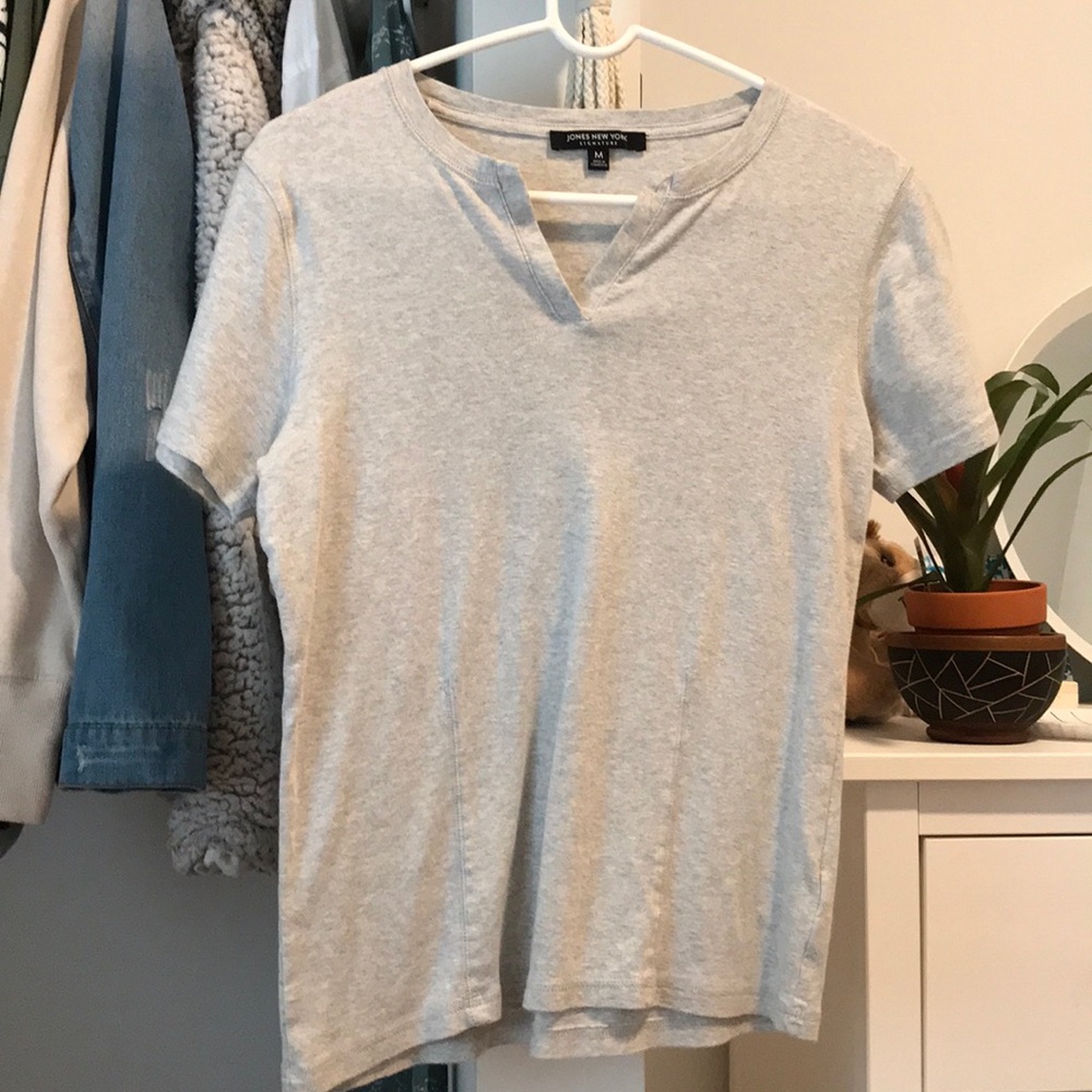 Jones New York gray tshirt